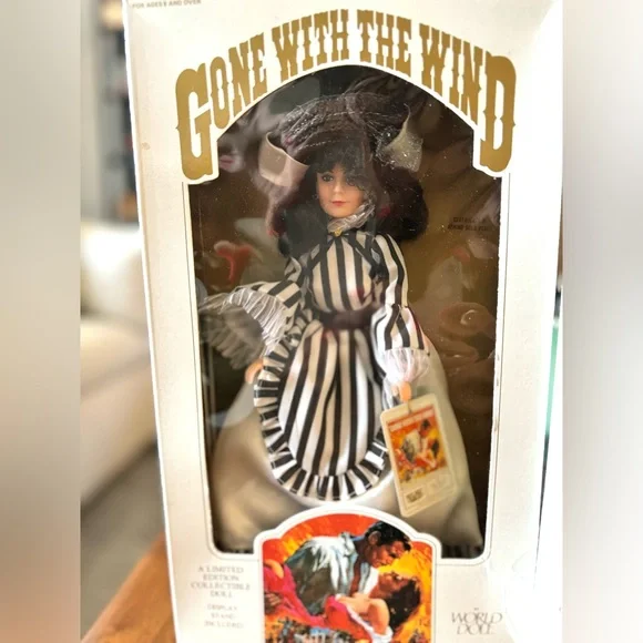 World Doll Gone With The Wind Scarlet and Rhett Dolls - Picture 4 of 8